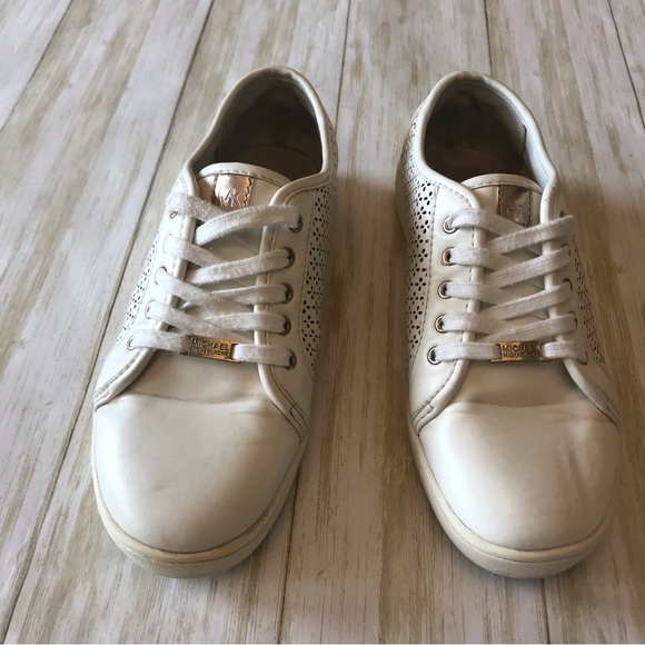 Michael Michael Kors rose gold and white Roxanne leather shoe. Size 4 preowned - Picture 1 of 16